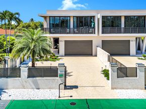8821 SW 56th St, Miami FL 33165
