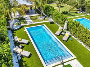 8821 SW 56th St, Miami FL 33165