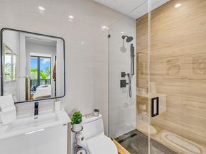 8821 SW 56th St, Miami FL 33165