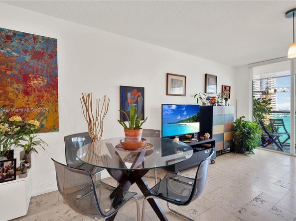 31 SE 5th St 2910, Miami FL 33131