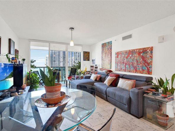 31 SE 5th St 2910, Miami FL 33131