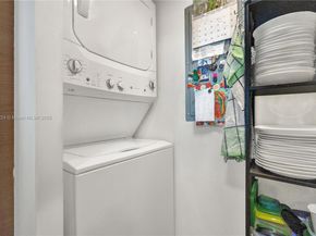 31 SE 5th St 2910, Miami FL 33131