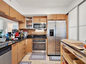 31 SE 5th St 2910, Miami FL 33131