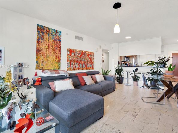 31 SE 5th St 2910, Miami FL 33131