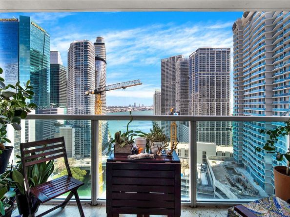 31 SE 5th St 2910, Miami FL 33131