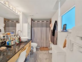 31 SE 5th St 2910, Miami FL 33131