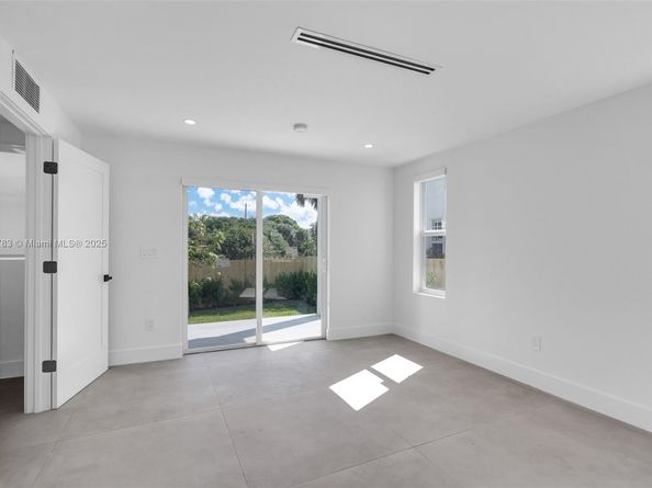 4008 Greenwood Ave, West Palm Beach FL 33407