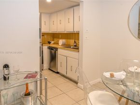6675 W 4th Ave 203, Hialeah FL 33012
