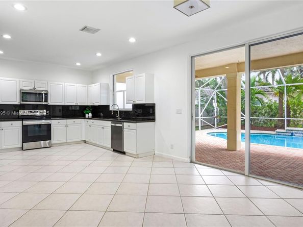 1906 Timberline Rd, Weston FL 33327