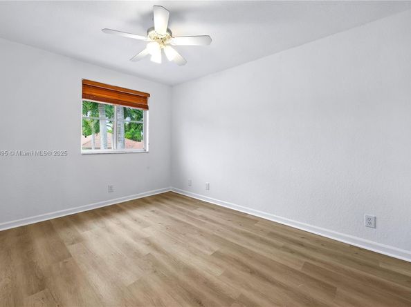 1906 Timberline Rd, Weston FL 33327