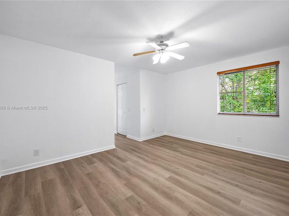 1906 Timberline Rd, Weston FL 33327