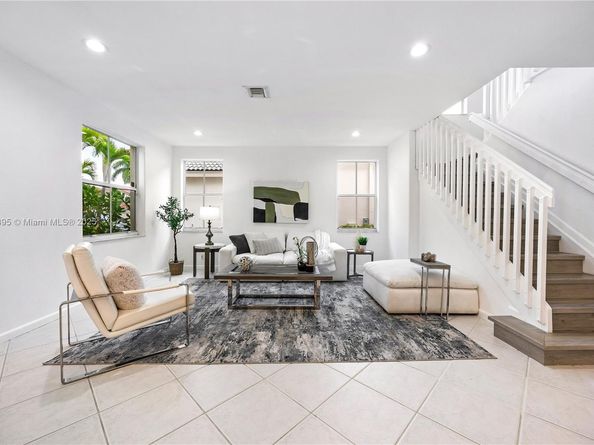 1906 Timberline Rd, Weston FL 33327