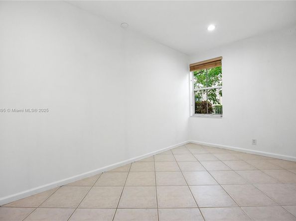 1906 Timberline Rd, Weston FL 33327