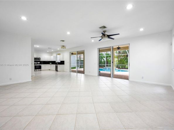 1906 Timberline Rd, Weston FL 33327