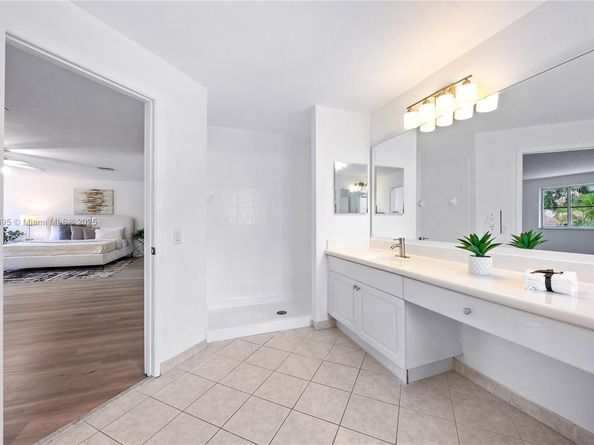 1906 Timberline Rd, Weston FL 33327