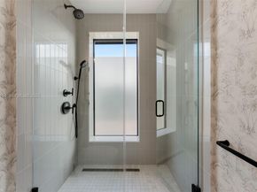 795 Lakeview Dr, Miami Beach FL 33140