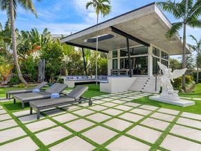795 Lakeview Dr, Miami Beach FL 33140