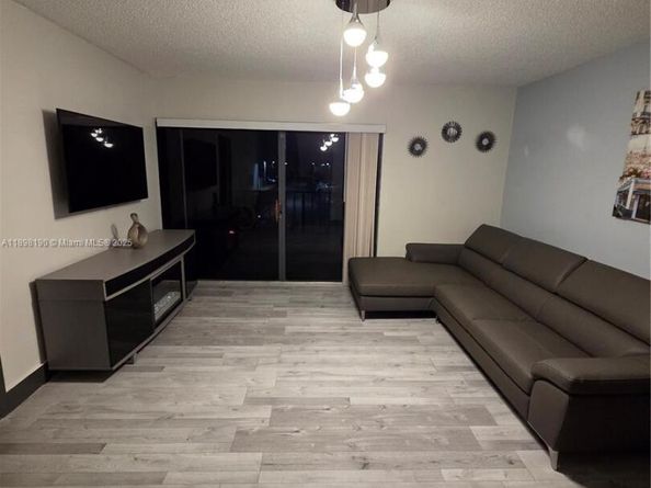 8656 SW 154th Cir Pl 4A, Miami FL 33193