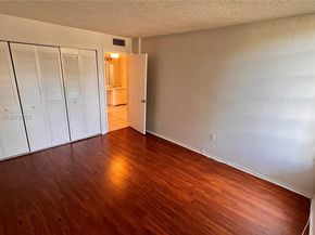 8850 Fontainebleau Blvd 202, Miami FL 33172