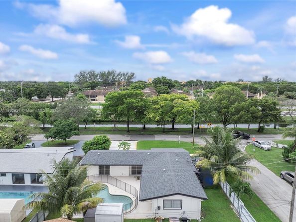 2261 Utopia Dr, Miramar FL 33023