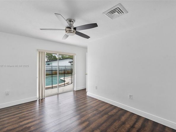 2261 Utopia Dr, Miramar FL 33023