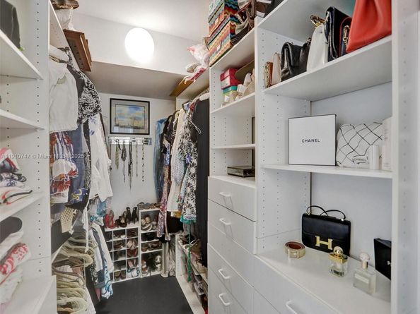 1000 E Island Blvd 2103, Aventura FL 33160