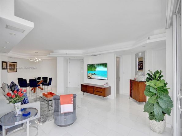 1000 E Island Blvd 2103, Aventura FL 33160