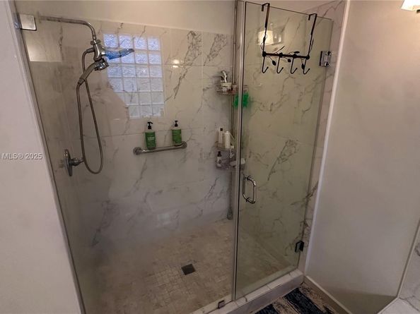 16368 SW 43rd Ter, Kendall FL 33185
