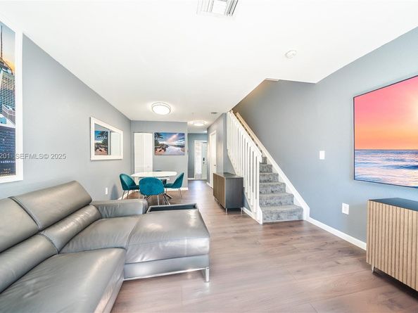 2040 NE 167th St 3128, North Miami Beach FL 33162