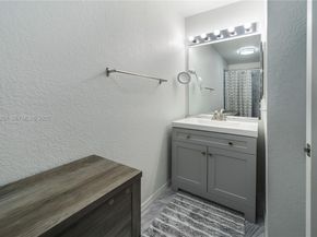 2040 NE 167th St 3128, North Miami Beach FL 33162