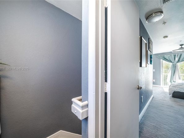 2040 NE 167th St 3128, North Miami Beach FL 33162