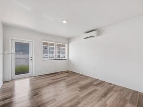 570 NE 68th St, Miami FL 33138