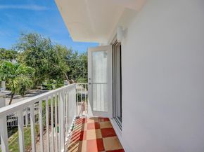 570 NE 68th St, Miami FL 33138
