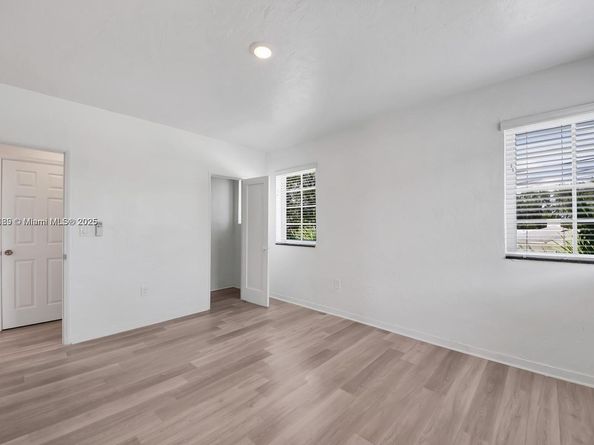 570 NE 68th St, Miami FL 33138