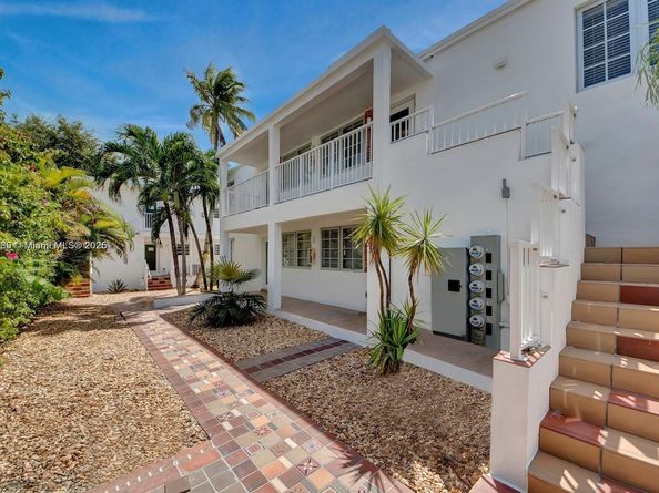 570 NE 68th St, Miami FL 33138