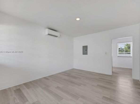 570 NE 68th St, Miami FL 33138