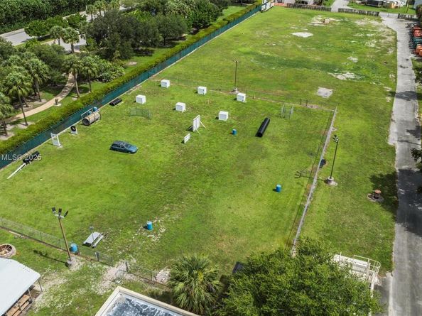 1800 SW 85th Ave, Davie FL 33324