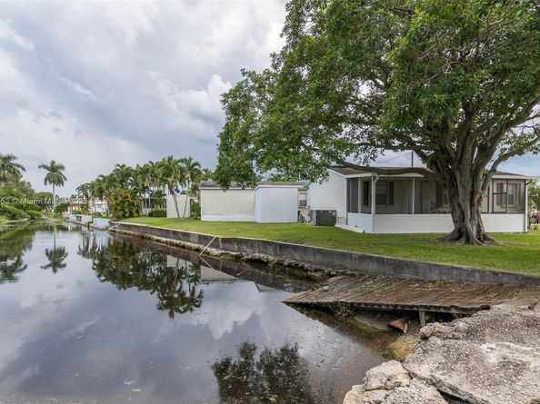 1800 SW 85th Ave, Davie FL 33324
