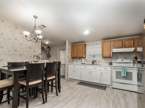 1800 SW 85th Ave, Davie FL 33324