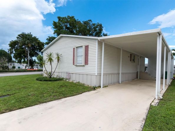1800 SW 85th Ave, Davie FL 33324