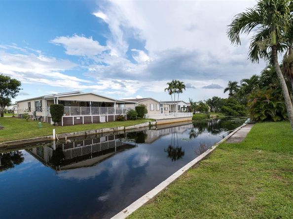 1800 SW 85th Ave, Davie FL 33324