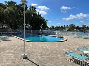 1455 N Treasure Dr 2C, North Bay Village FL 33141