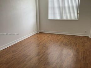 1455 N Treasure Dr 2C, North Bay Village FL 33141