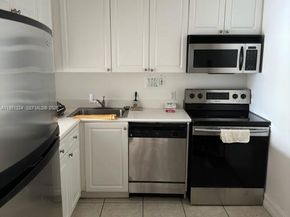 1455 N Treasure Dr 2C, North Bay Village FL 33141