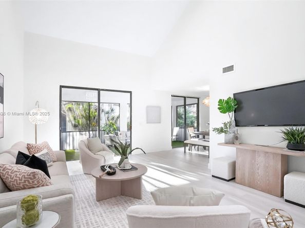 7829 La Mirada Dr, Boca Raton FL 33433