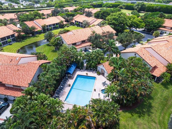 7829 La Mirada Dr, Boca Raton FL 33433