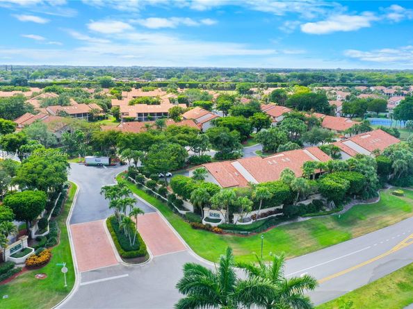7829 La Mirada Dr, Boca Raton FL 33433