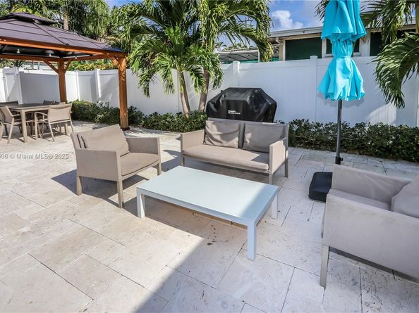 1535 Hollywood Blvd, Hollywood FL 33020