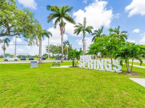 32 Hammond Dr, Miami Springs FL 33166