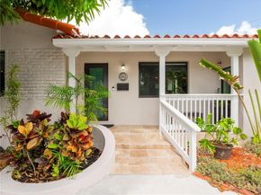 32 Hammond Dr, Miami Springs FL 33166